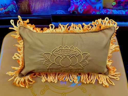 Gối kê tay vàng