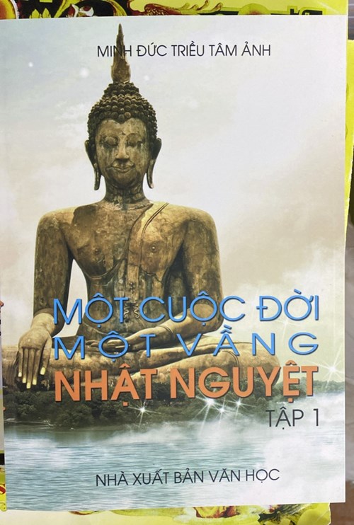 Một Cuộc Đời Một Vầng Nhật Nguyệt