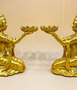 Nàng tiên dâng đèn vàng 