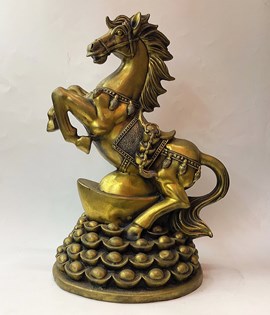 Ngựa Núi Vàng