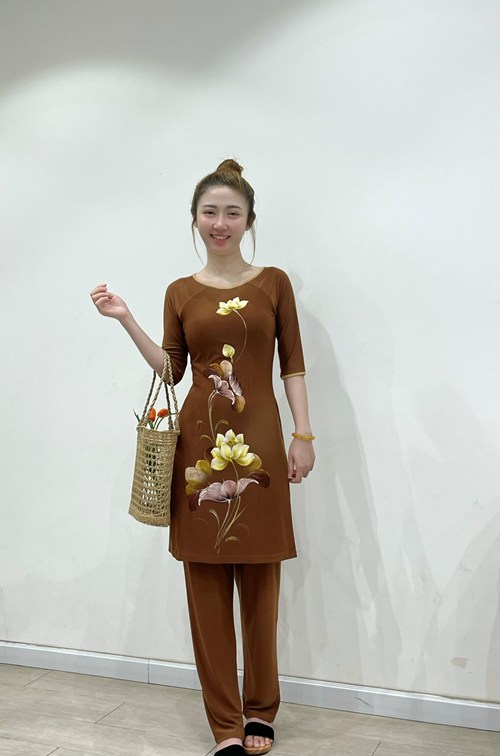 Thanh lịch thun vẽ