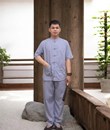 Lãnh Tụ Tay Ngắn