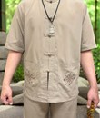 Lãnh Tụ Tay Ngắn