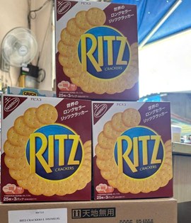Bánh ritz lớn