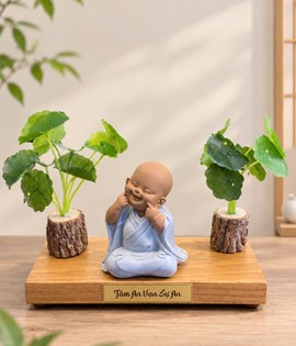 chú tiểu an yên ( ngồi)