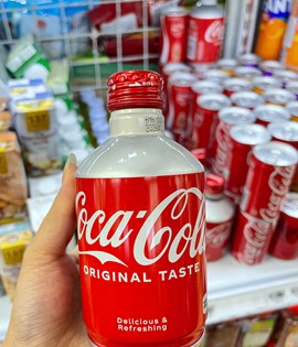 Coca nhật nắp vặn