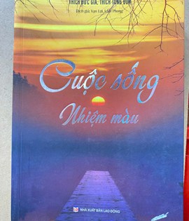 CUỘC SỐNG NHIỆM MÀU