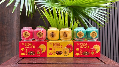 Đèn cầy lồng đèn