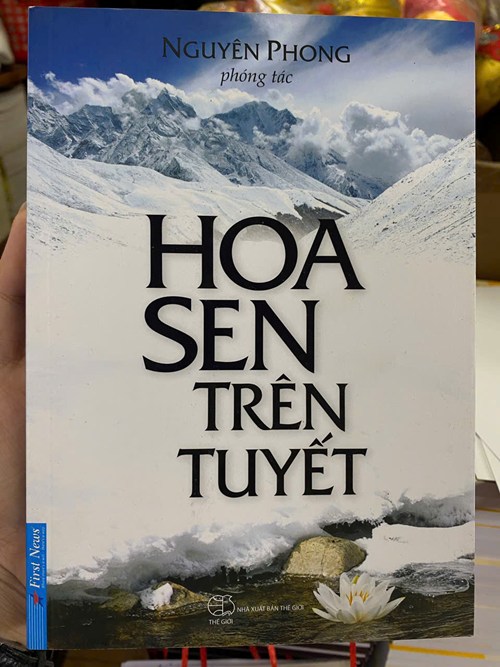 Hoa sen trên tuyết