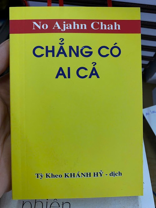 Chẳng có ai cả