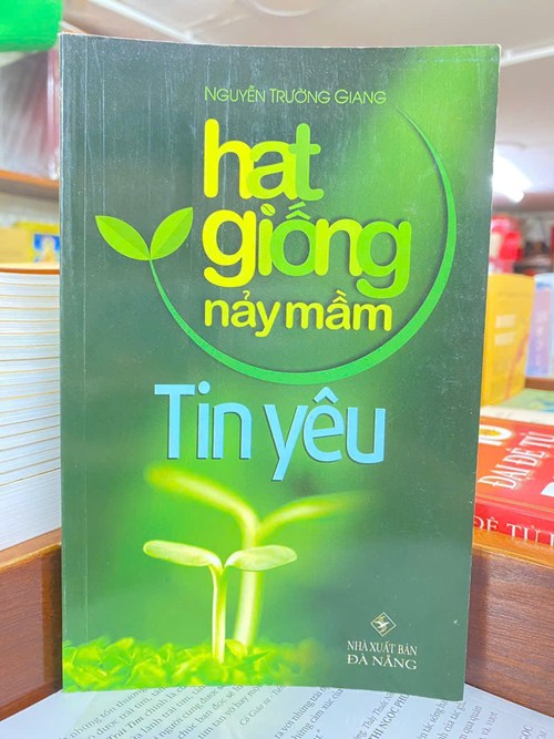 hạt giống nảy mầm tin yêu