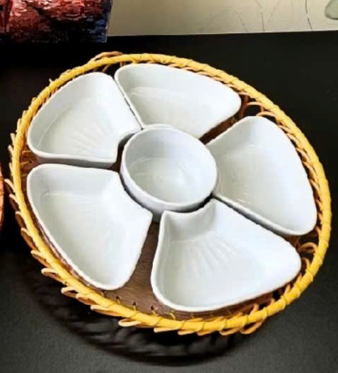 Khay cánh hoa