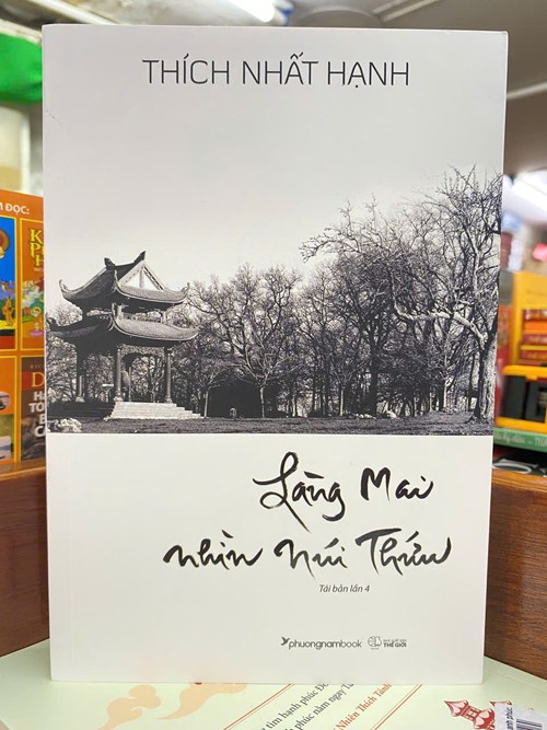làng Mai nhìn núi thứu