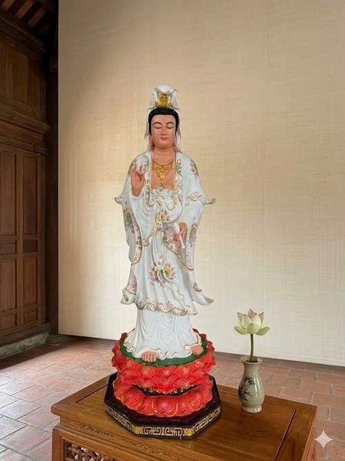 quan âm đứng 1m2