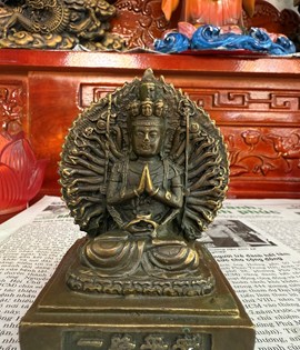 thiên thủ nhỏ đế vuông 10cm nâu