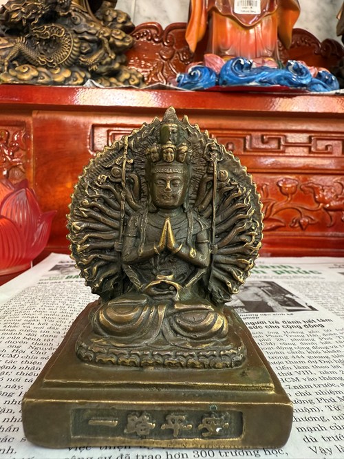 thiên thủ nhỏ đế vuông 10cm nâu