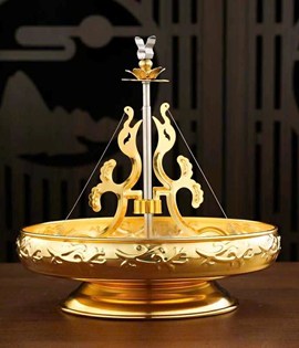 Dĩa hứng nhang hạc vàng